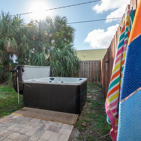 Heart Of The Waves - 3Br & 2Ba Beach Retreat - New Hot Tub - Outside Patio With Grill & Seating, Steps To Fun! Melbourne Zewnętrze zdjęcie