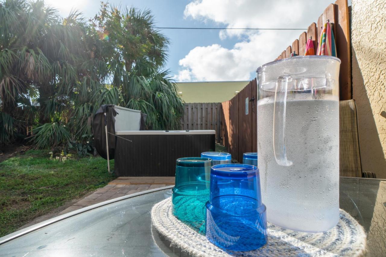 Heart Of The Waves - 3Br & 2Ba Beach Retreat - New Hot Tub - Outside Patio With Grill & Seating, Steps To Fun! Melbourne Zewnętrze zdjęcie