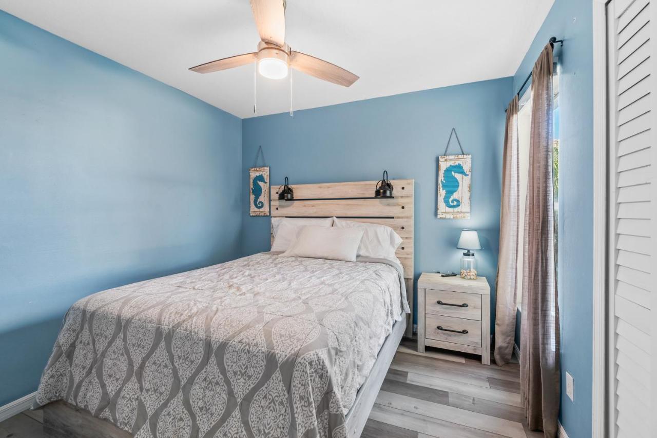 Heart Of The Waves - 3Br & 2Ba Beach Retreat - New Hot Tub - Outside Patio With Grill & Seating, Steps To Fun! Melbourne Zewnętrze zdjęcie