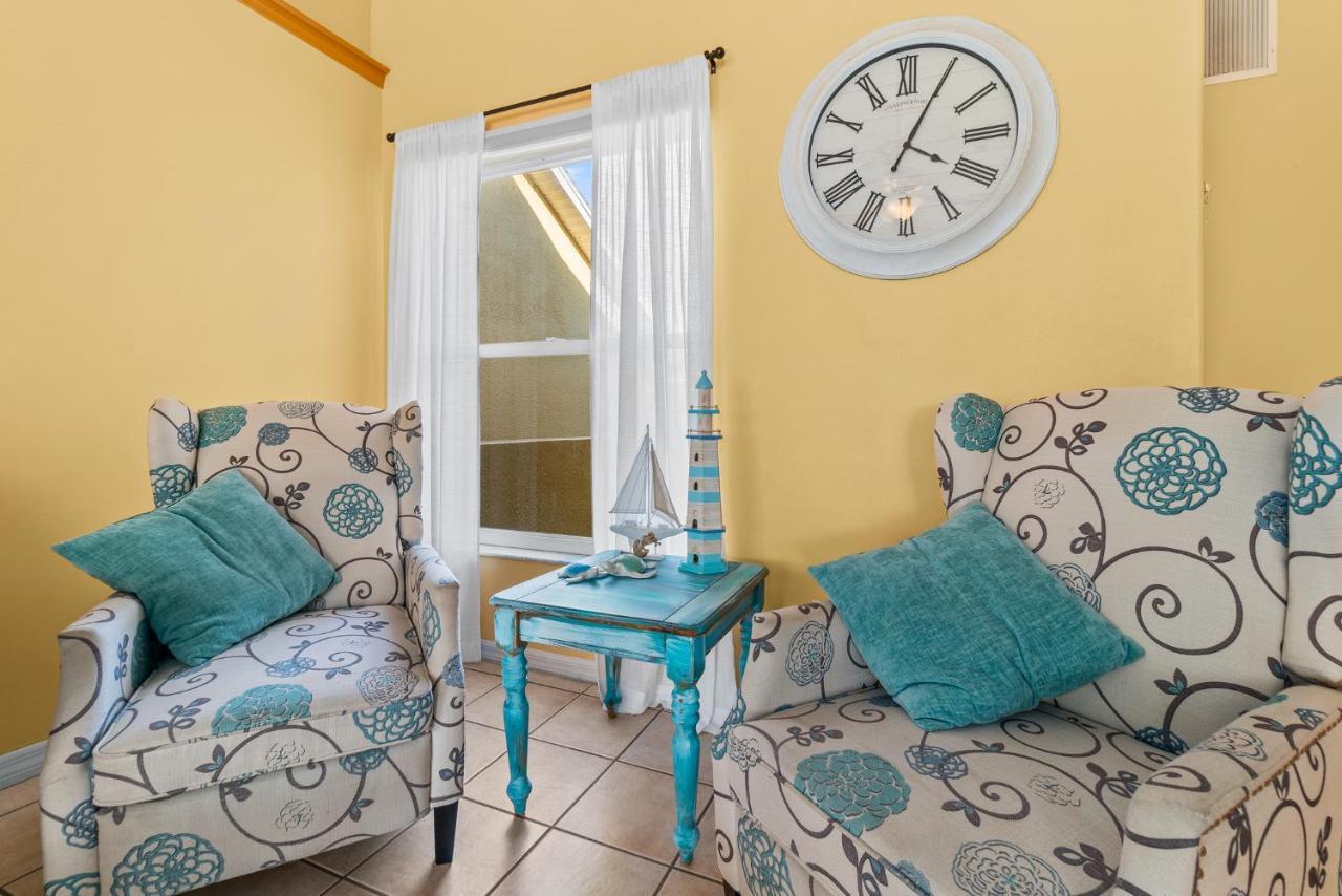 Heart Of The Waves - 3Br & 2Ba Beach Retreat - New Hot Tub - Outside Patio With Grill & Seating, Steps To Fun! Melbourne Zewnętrze zdjęcie