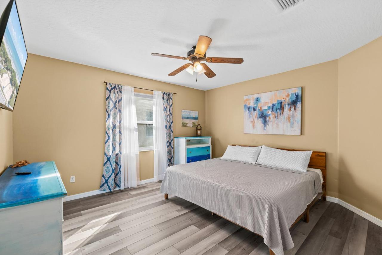 Heart Of The Waves - 3Br & 2Ba Beach Retreat - New Hot Tub - Outside Patio With Grill & Seating, Steps To Fun! Melbourne Zewnętrze zdjęcie