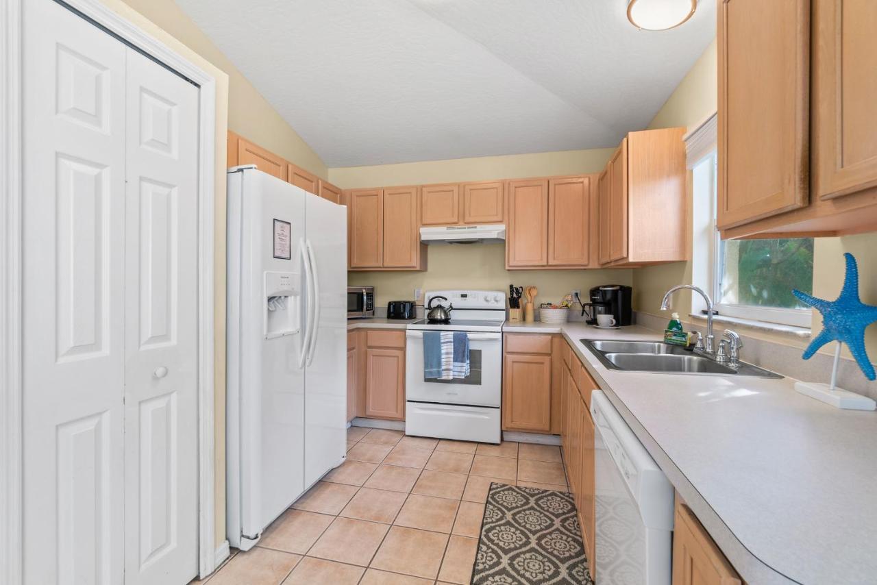 Heart Of The Waves - 3Br & 2Ba Beach Retreat - New Hot Tub - Outside Patio With Grill & Seating, Steps To Fun! Melbourne Zewnętrze zdjęcie